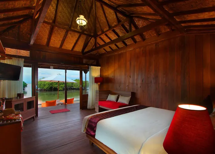 ホリデーパーク Mangrove Paradise Retreat レンボンガン島