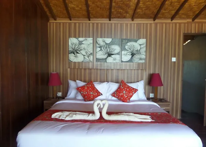 ホリデーパーク Mangrove Paradise Retreat レンボンガン島
