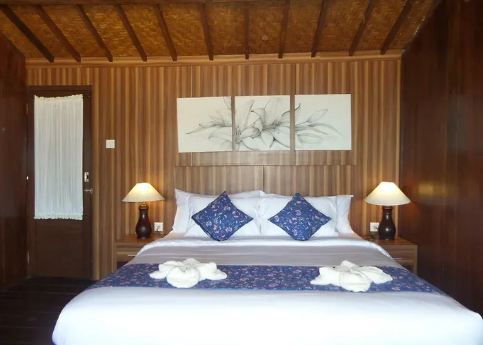 Mangrove Paradise Retreat ホリデーパーク レンボンガン島